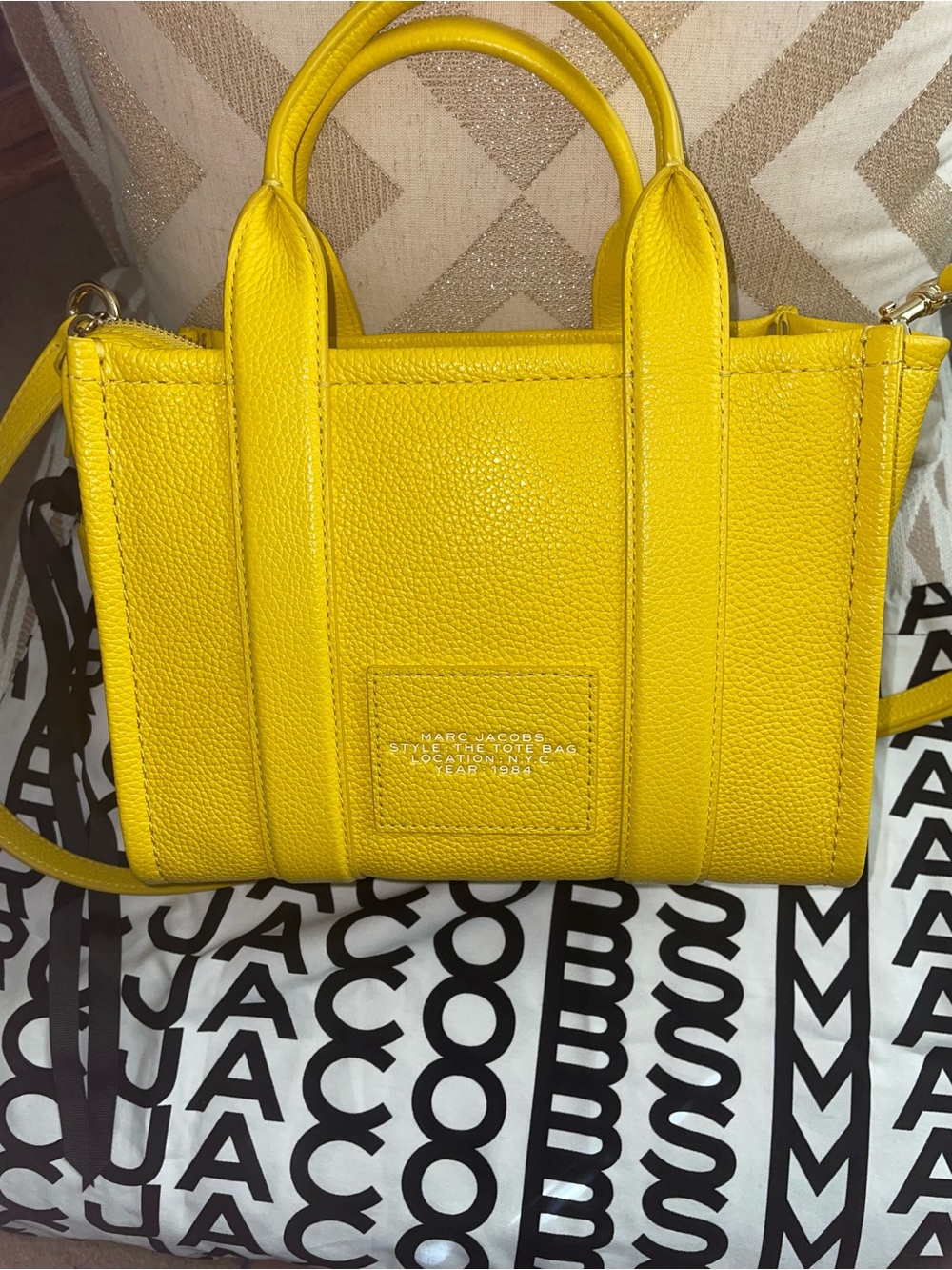 Marc Jacobs Yellow The Tote Bag Pebbled Leather Top-Handle Tote - Picture 7 of 11